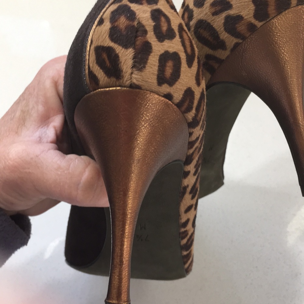 Donald J Pliner peep toe leopard heels - Picture 7 of 7